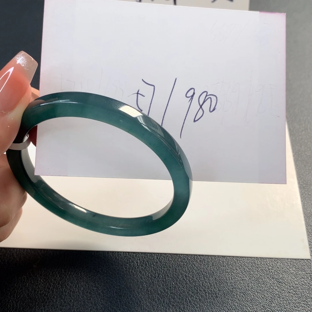 翡翠未镶嵌手镯手镯