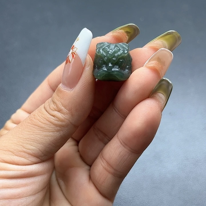 【闪购商品】颈饰未镶嵌和田玉