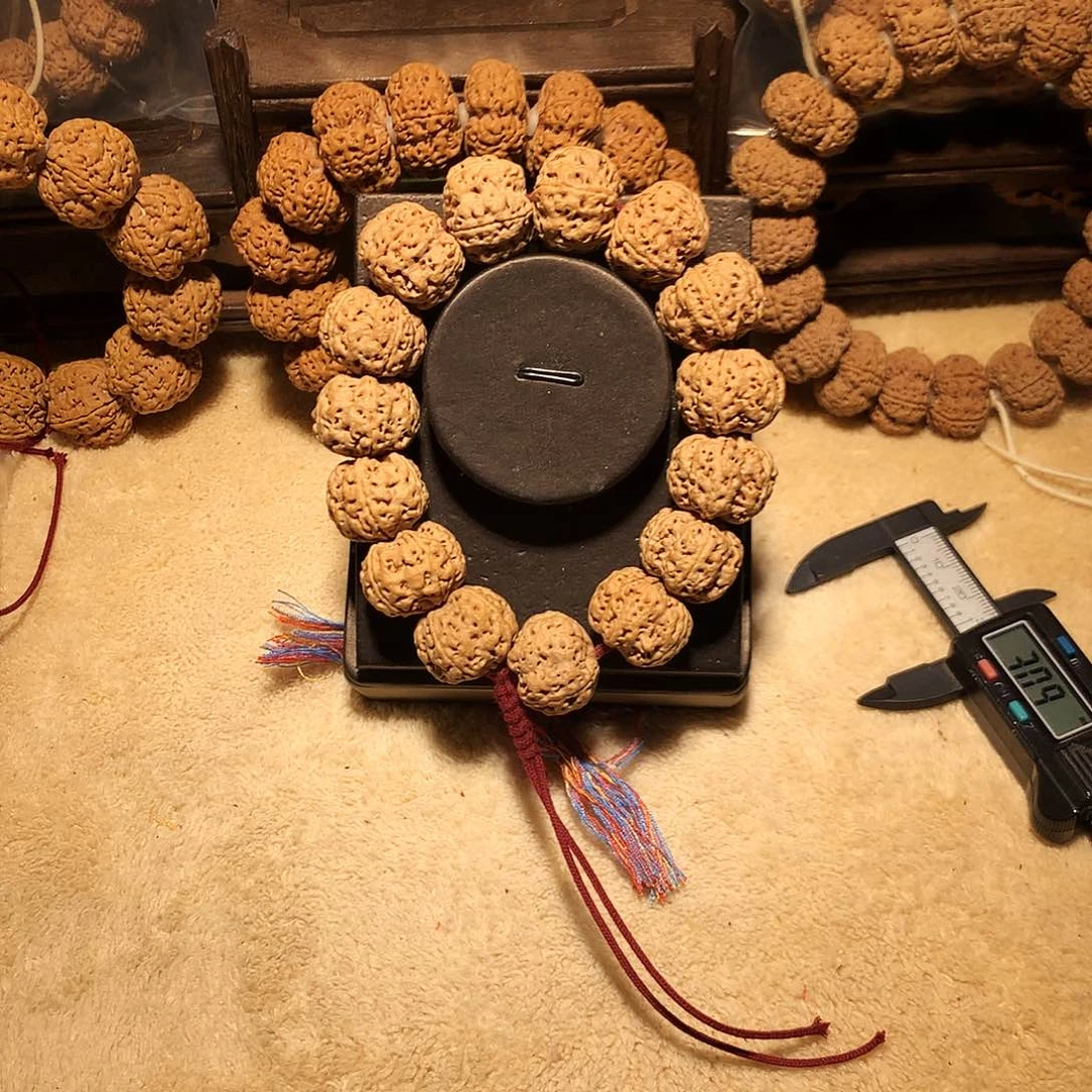 金刚菩提手串马*25。         