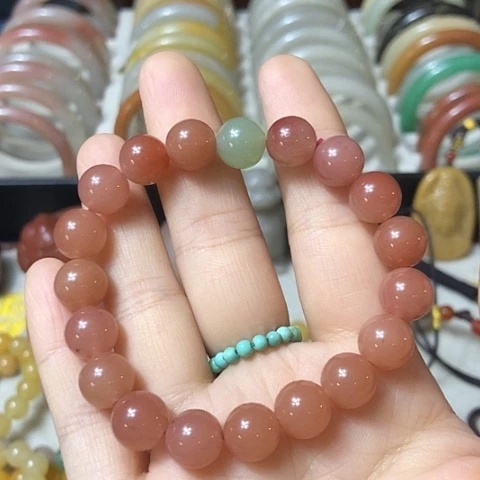 石英质玉未镶嵌颈饰