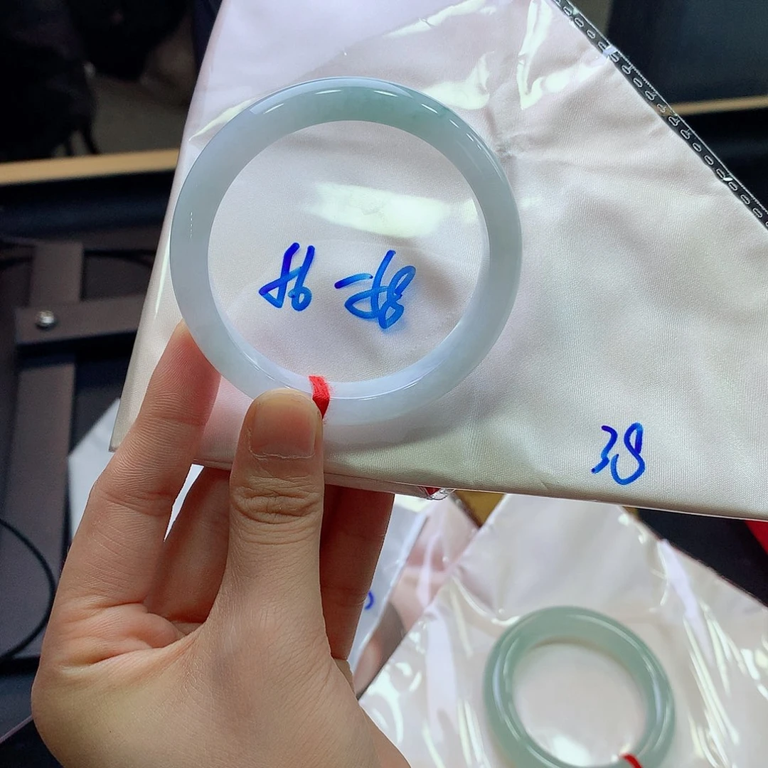 翡翠未镶嵌手镯买断
