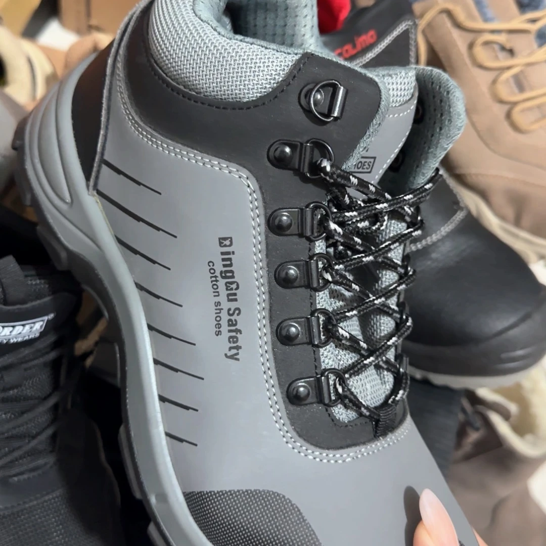 42码灰皮中高帮靴