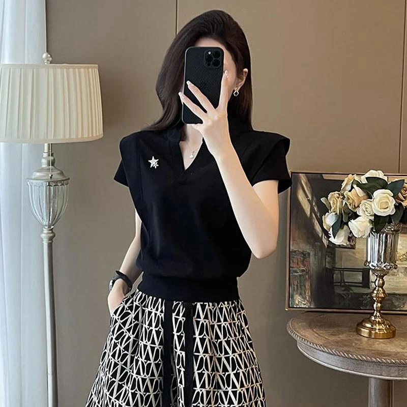 韩系气质百搭T恤上衣女2025年夏季新款时尚爆款V领设计感短袖体恤