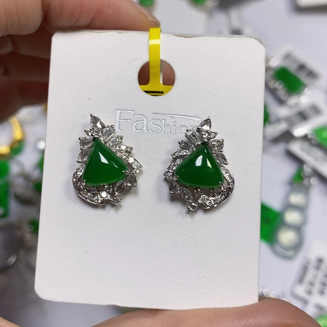 【闪购商品】颈饰18K金镶嵌翡翠幽**香耳环