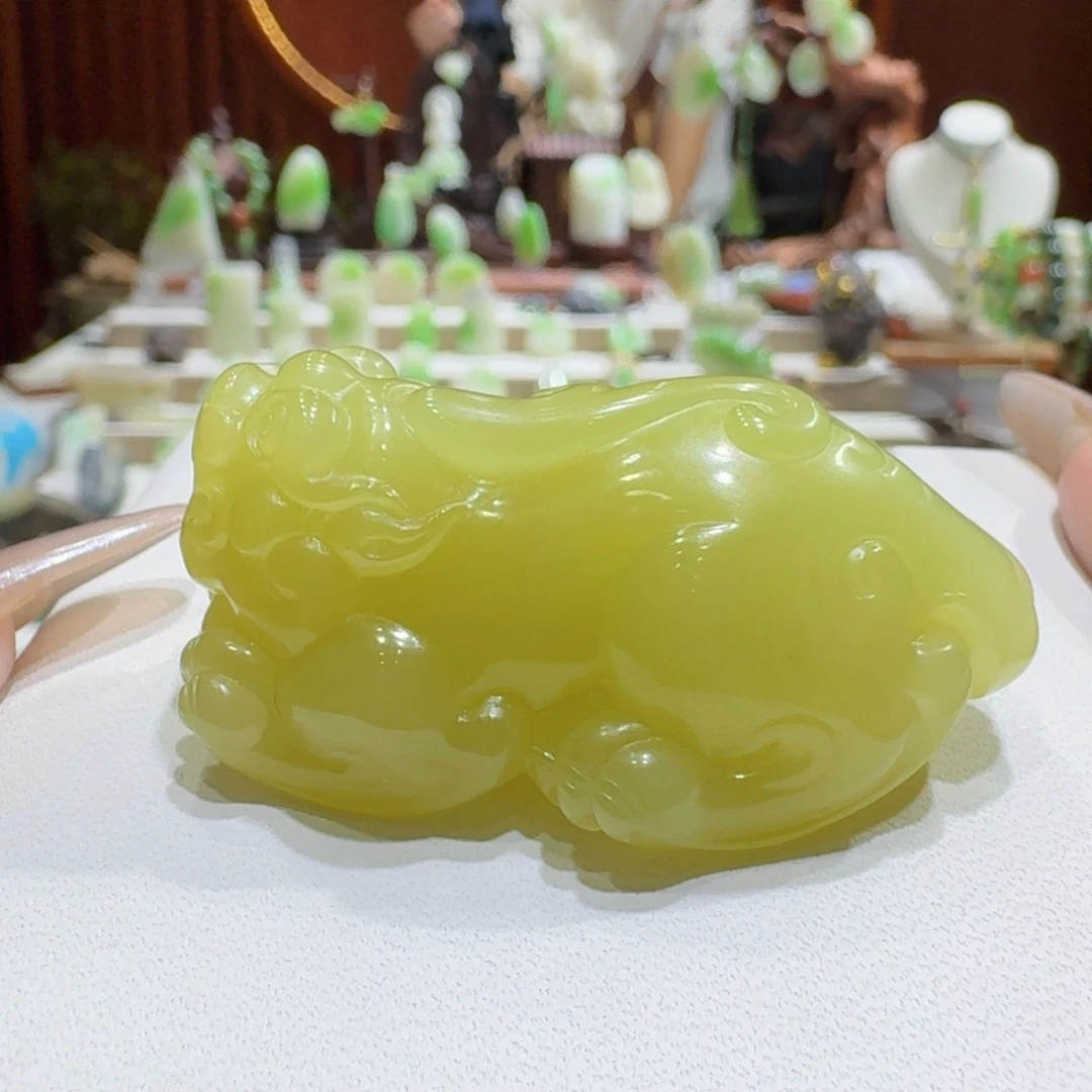 和田玉未镶嵌挂件黄口大貔貅