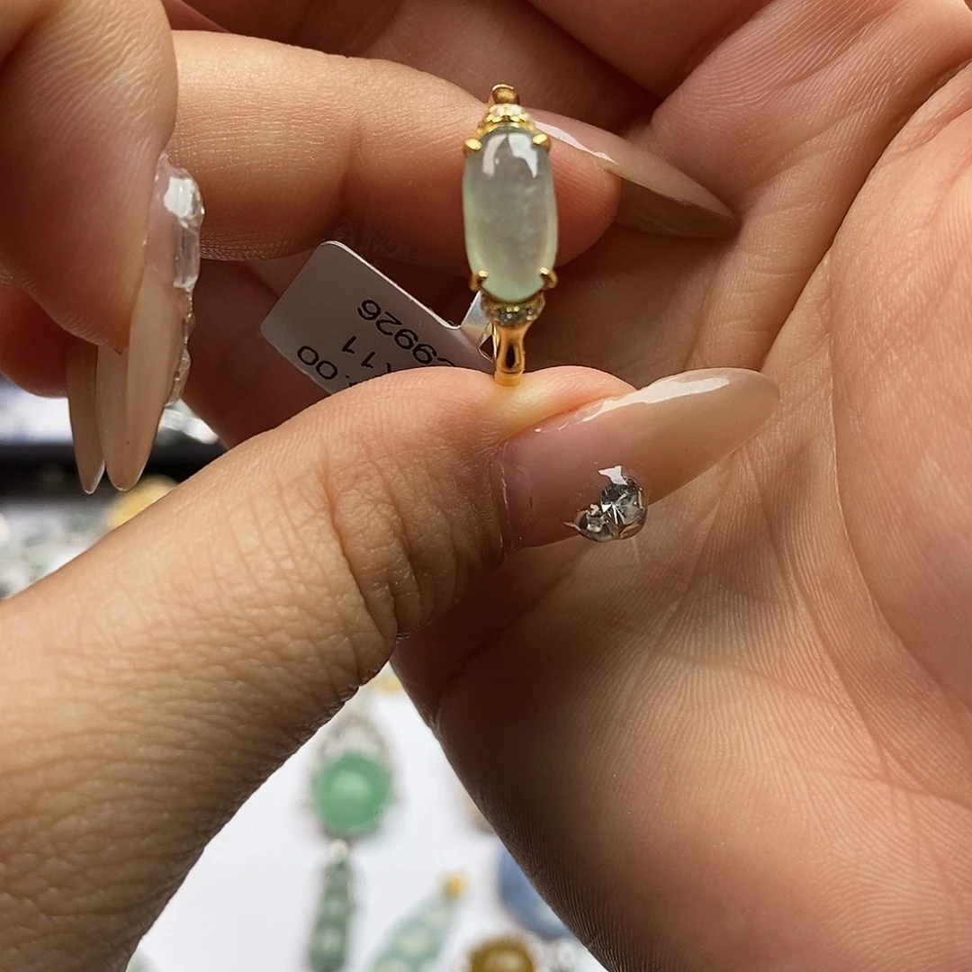 翡翠未镶嵌戒指翡翠