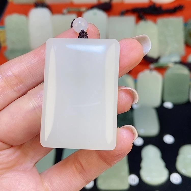 【闪购商品】颈饰未镶嵌和田玉