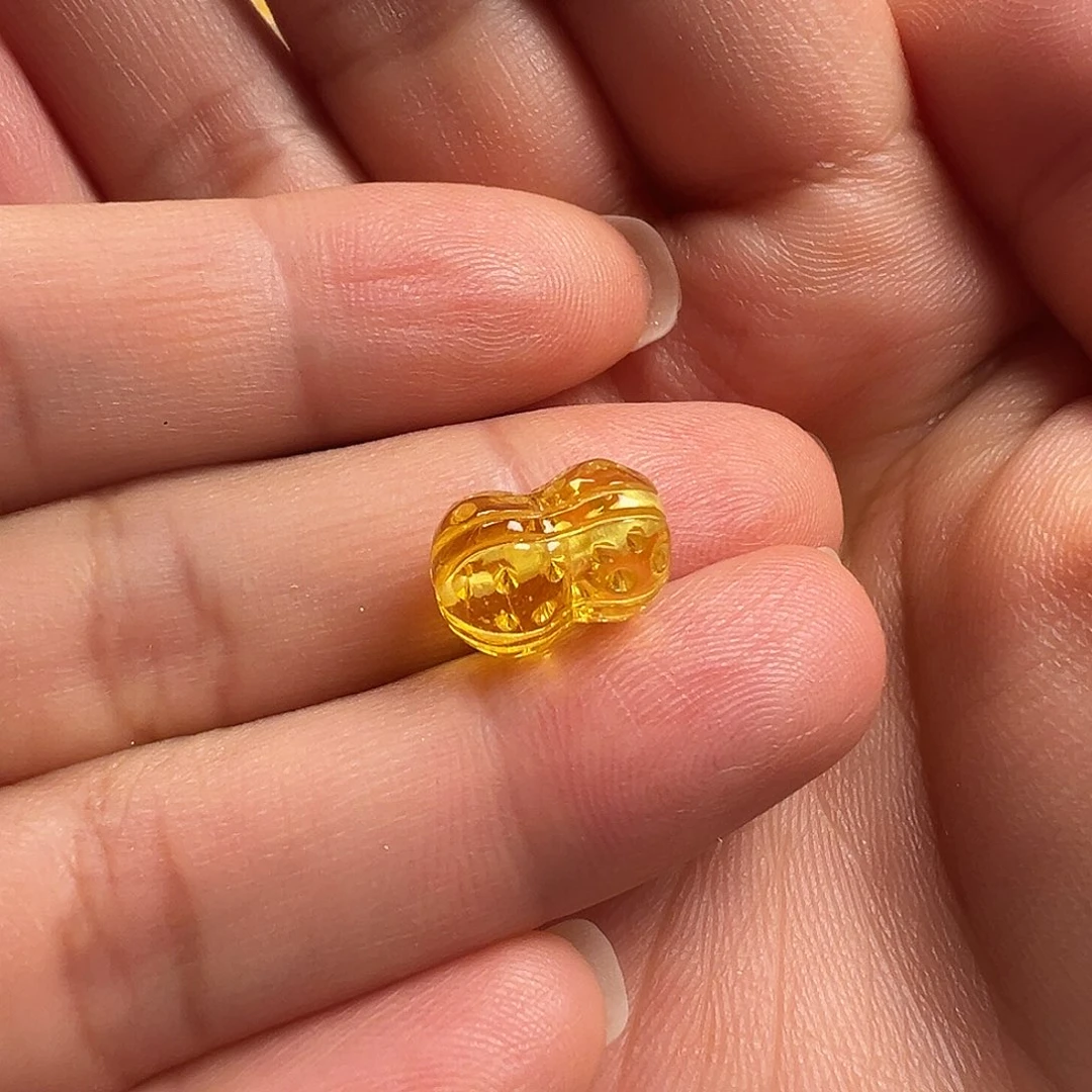 金珀颈饰未镶嵌花生