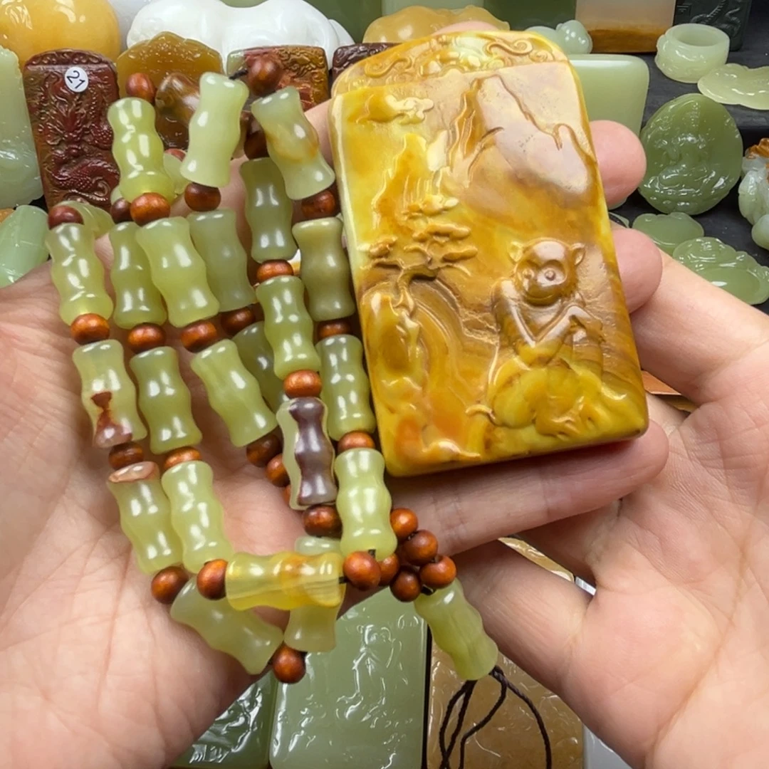 似***年昆仑山料生肖猴牌子款
