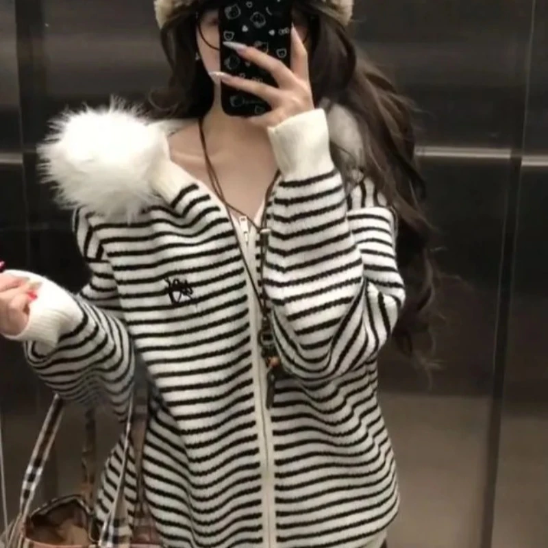 韩系高级感条纹大毛领连帽针织开衫毛衣女秋冬宽松微胖mm大码毛衣