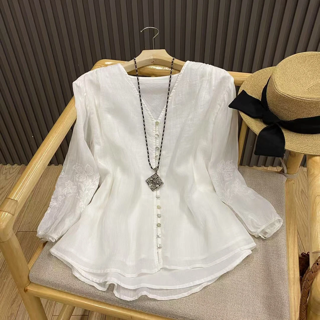 刺绣V领七分袖苎麻衬衫中式复古轻薄仙气排扣文艺上衣女C2528a