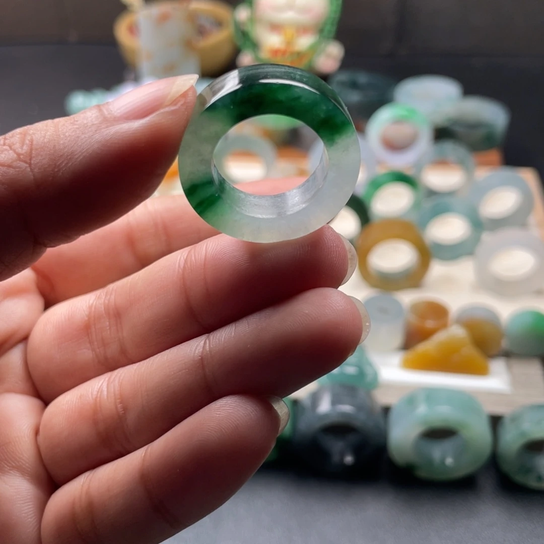 定制翡翠未镶嵌翡翠