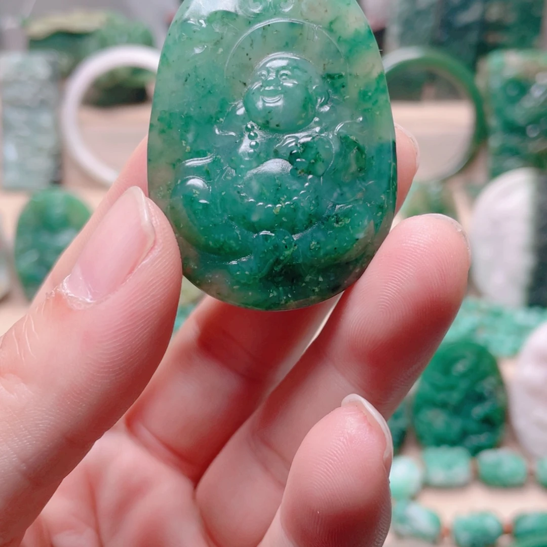 独山玉未镶嵌颈饰