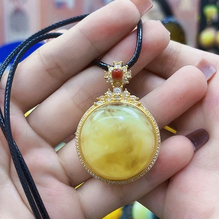 蜜蜡颈饰银S925镶嵌吊坠