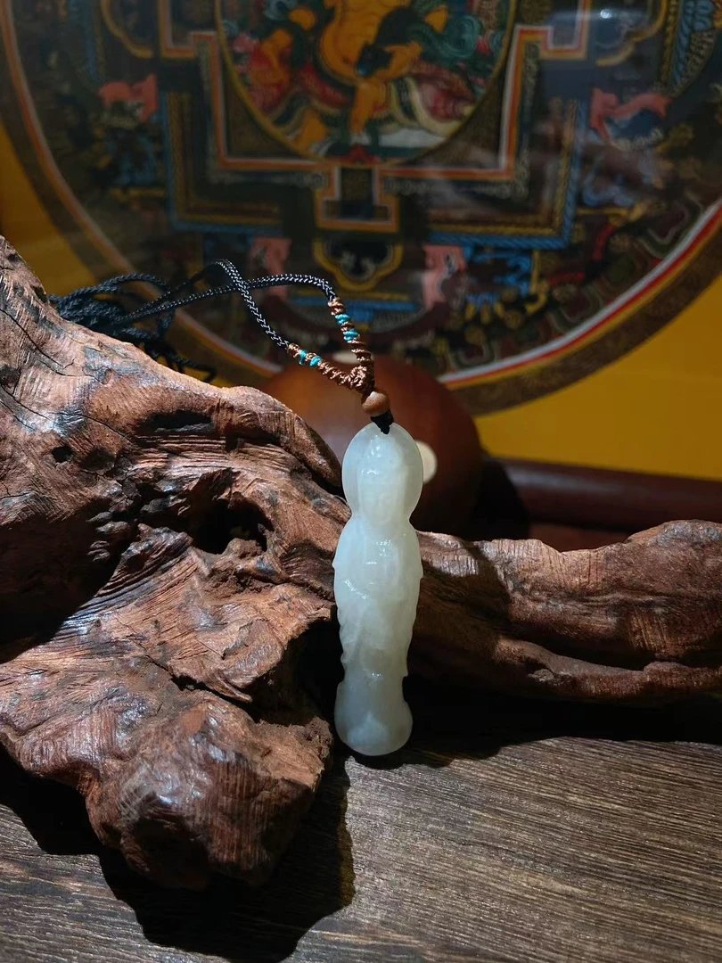 c587 和田玉白玉站观音吊坠