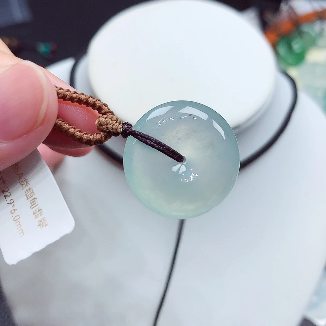 翡翠未镶嵌颈饰编号33，22.9/6