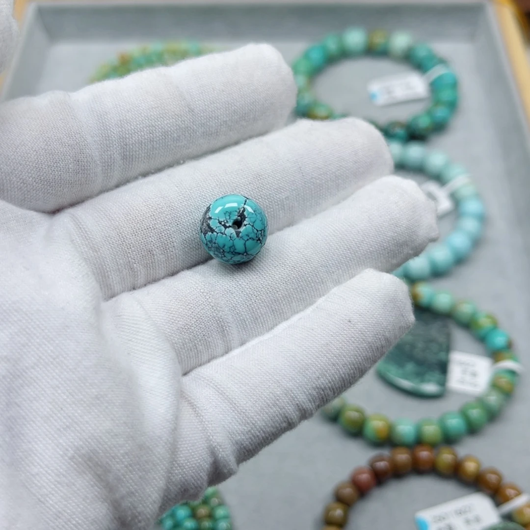 绿松石未镶嵌挂件