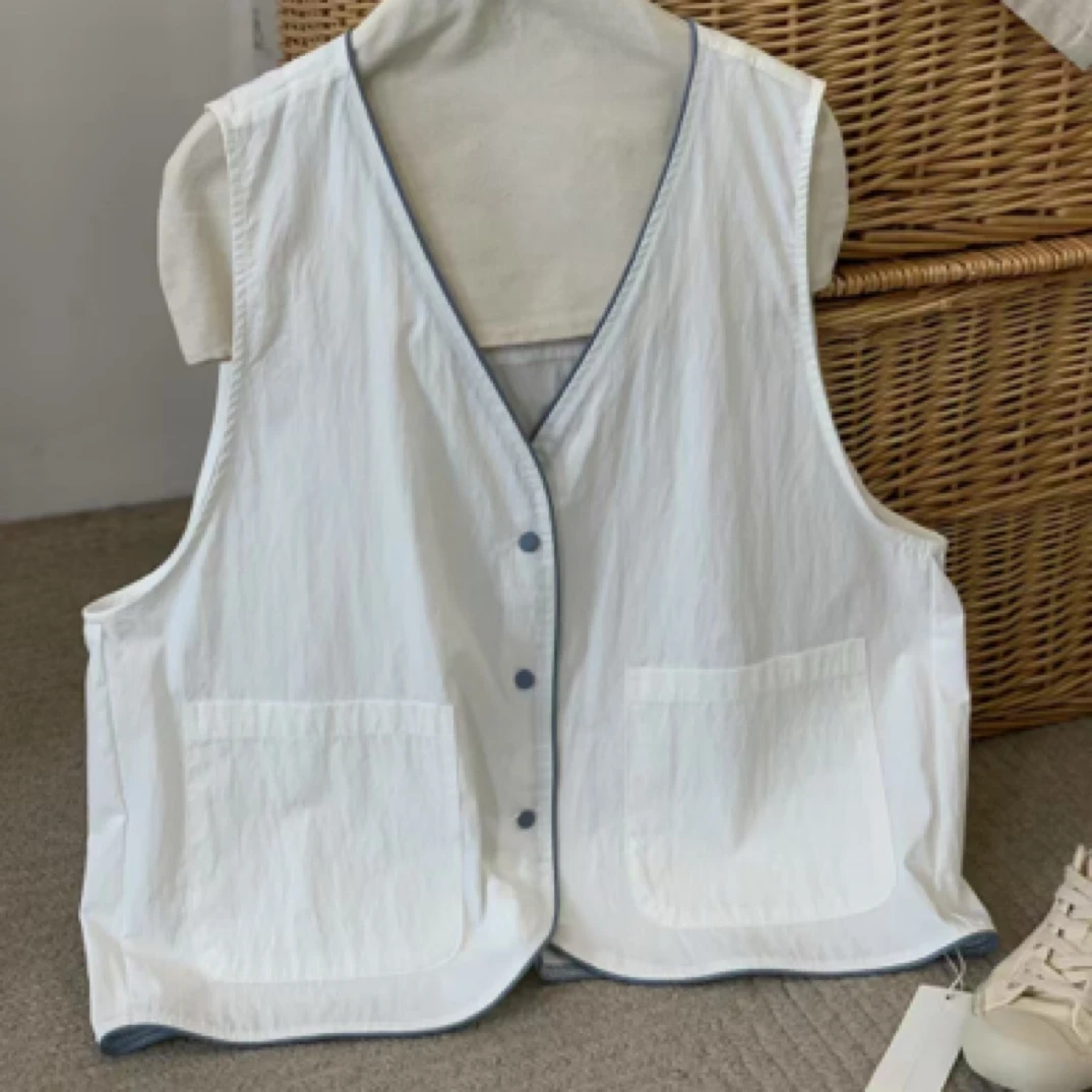 | 大大 | 几布见川 | 825228#撞色包边扣马甲 |