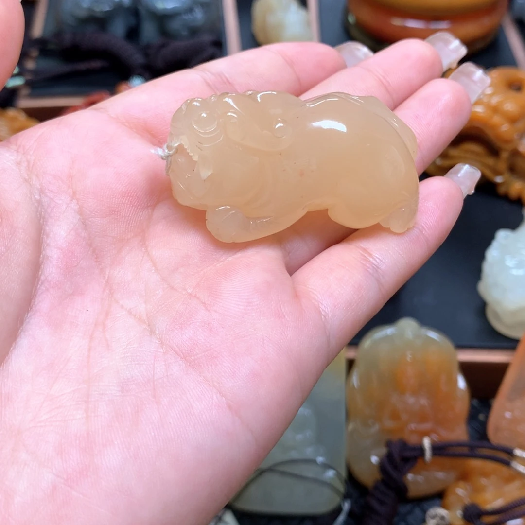 石英质玉（黄龙玉）未镶嵌挂件