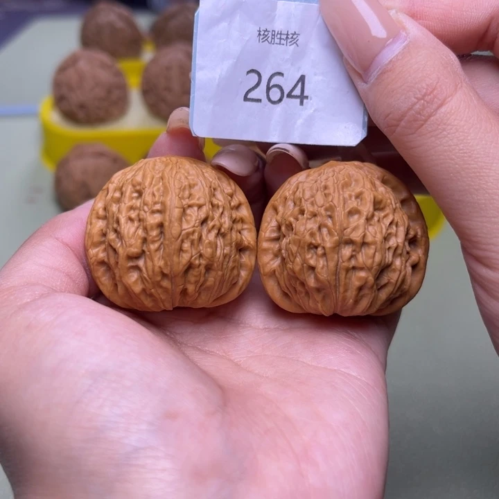 文玩核桃把件铁锤38.264