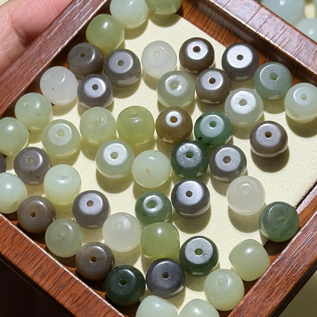 天然和田玉7-10散珠，多样性发货，拍一发一