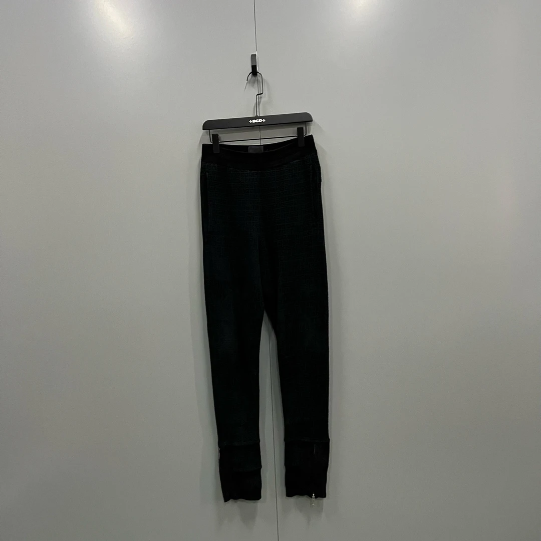95新 Givenchy/纪梵希 yy 黑色logo压纹长裤 M码 207010