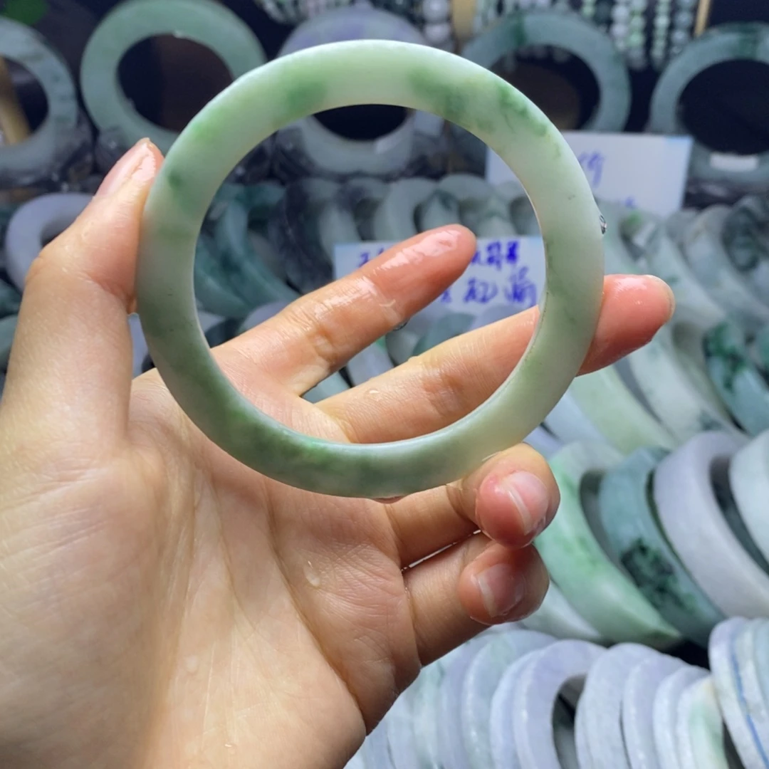 定制翡翠未镶嵌手镯