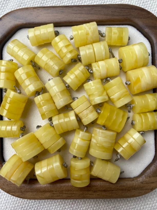 4片精工俄料天然原料的琥珀蜜蜡隔片