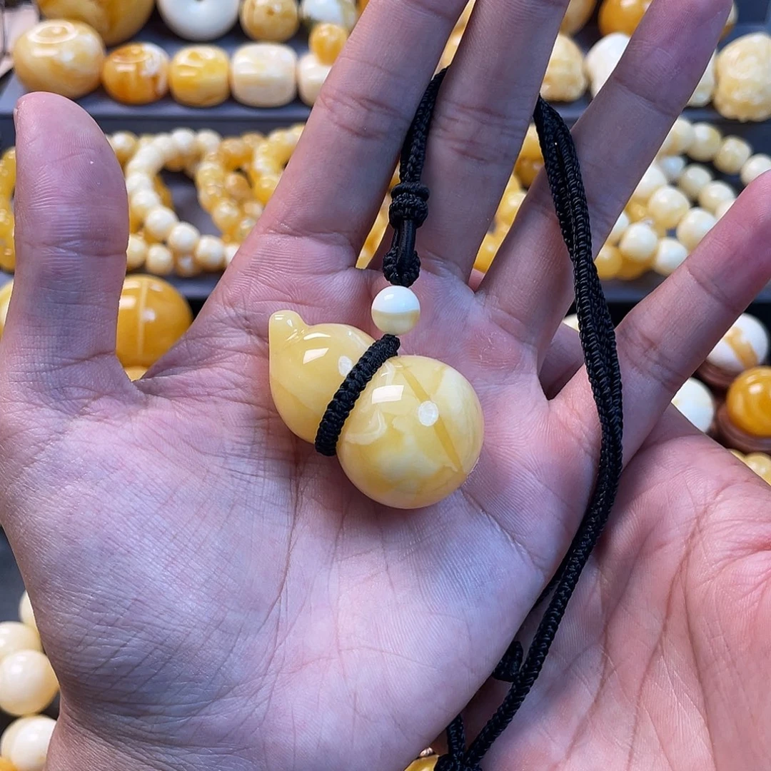 未镶嵌琥珀珠宝奇石