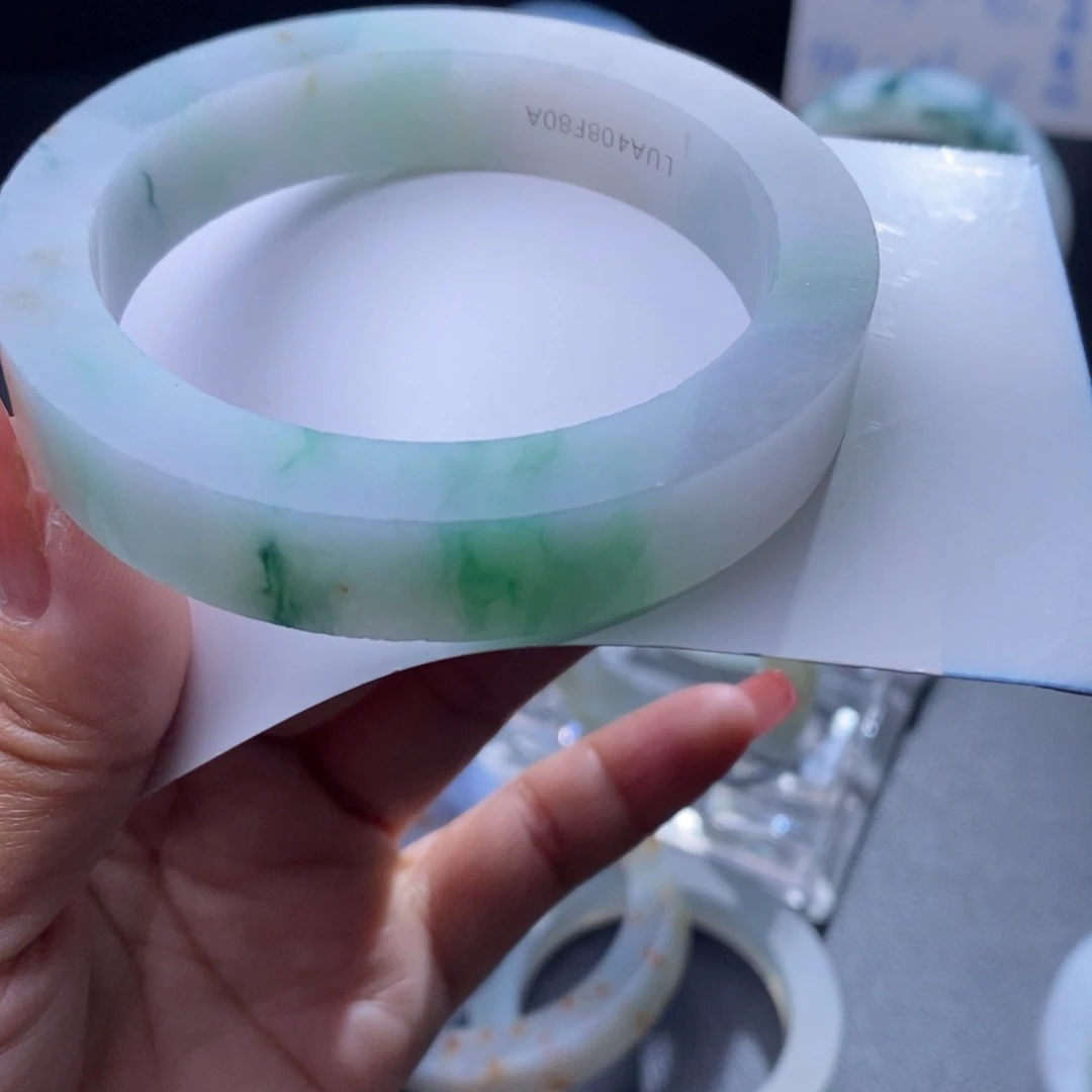 定制翡翠未镶嵌翡翠手镯