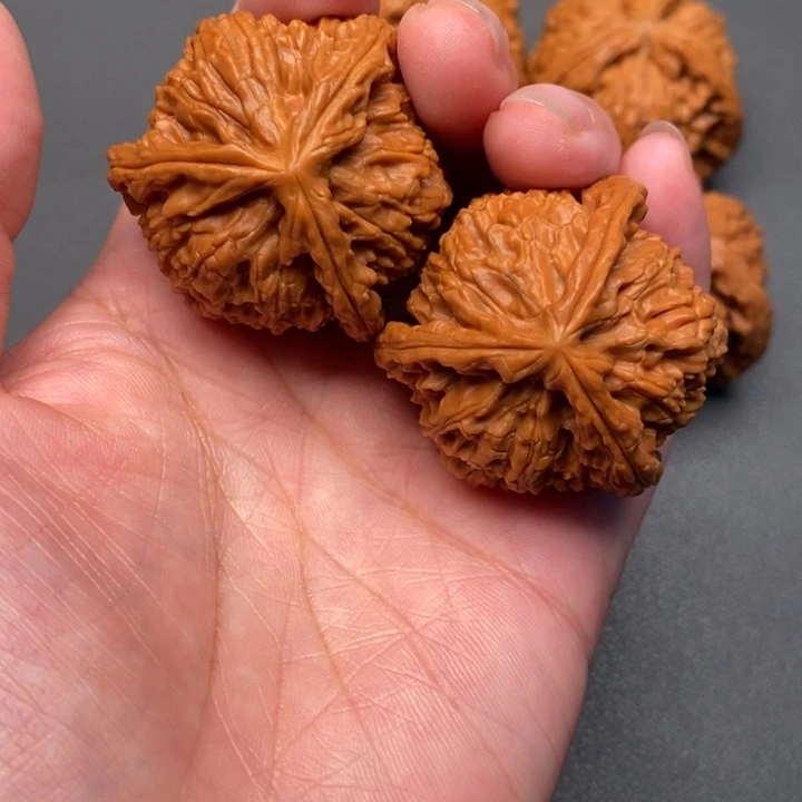 文玩核桃吊坠别****奇