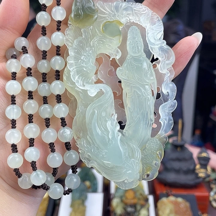 蛇纹石玉未镶嵌颈饰