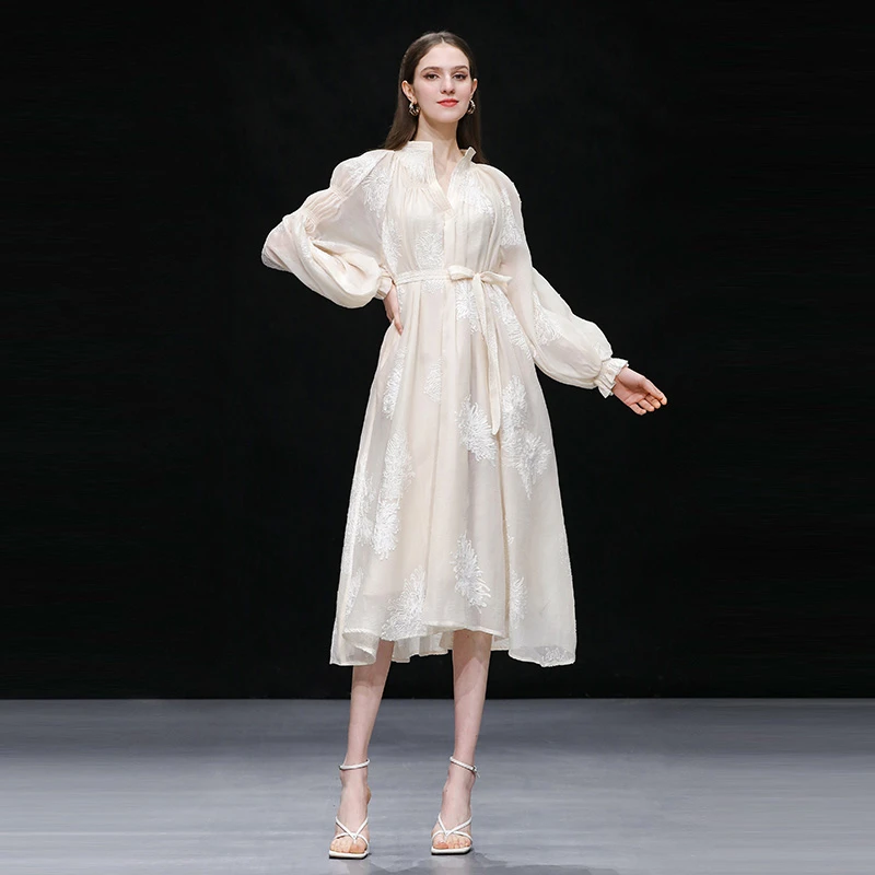 潮流-V立领设计灯笼袖腰带收腰绣花面料大摆连衣裙ZS-SSZ2122