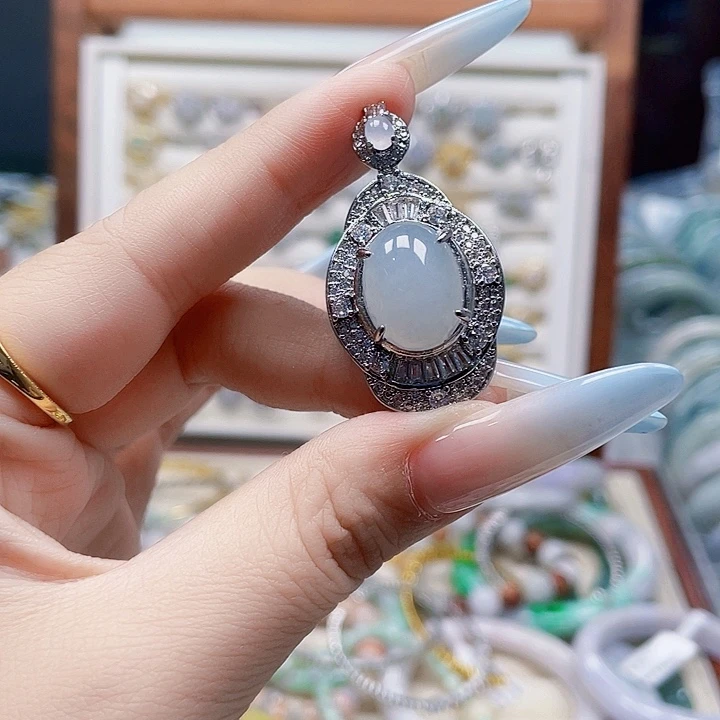 翡翠未镶嵌颈饰天然翡翠Ａ货