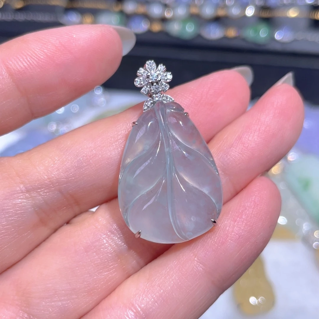 颈饰18K金镶嵌翡翠翡翠