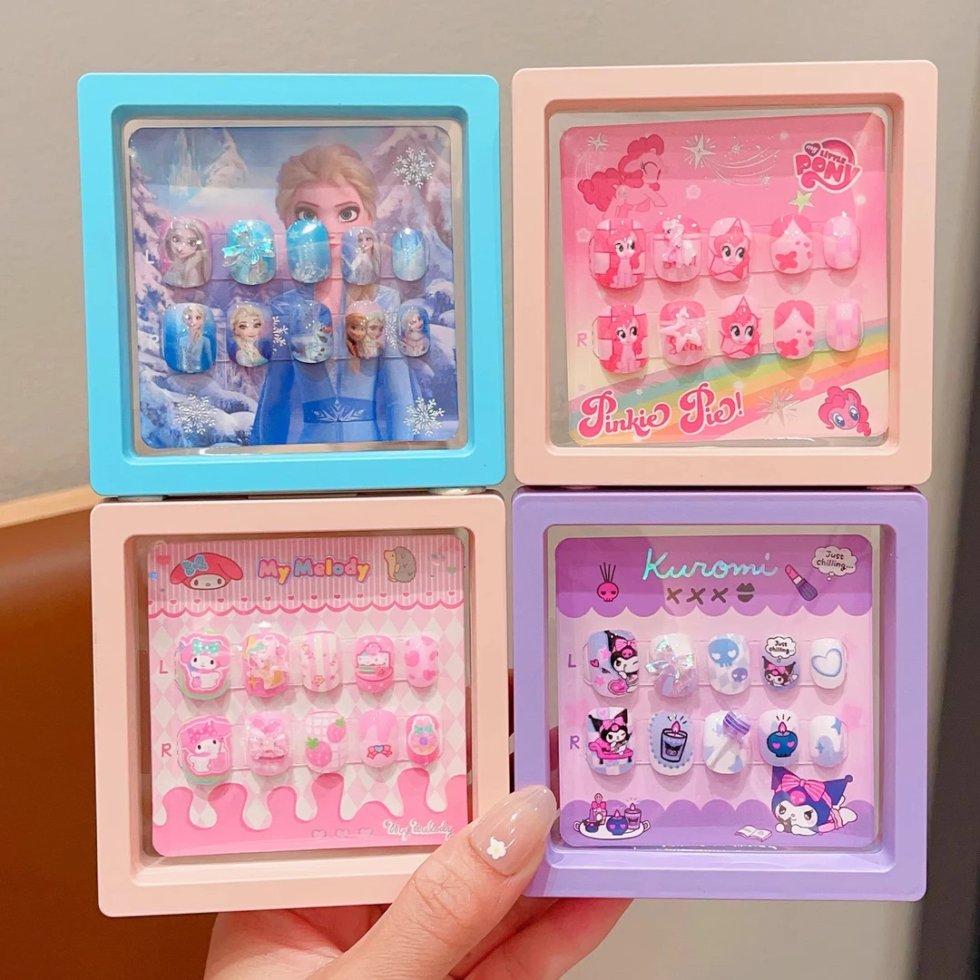 女童短款显白穿戴甲2025新款指甲贴女童女孩美乐蒂美甲贴纸可装卸