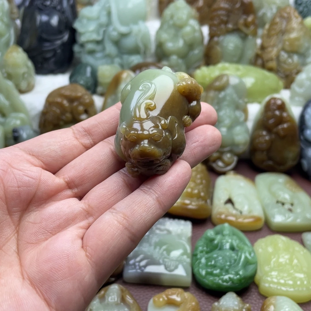 颈饰未镶嵌和田玉