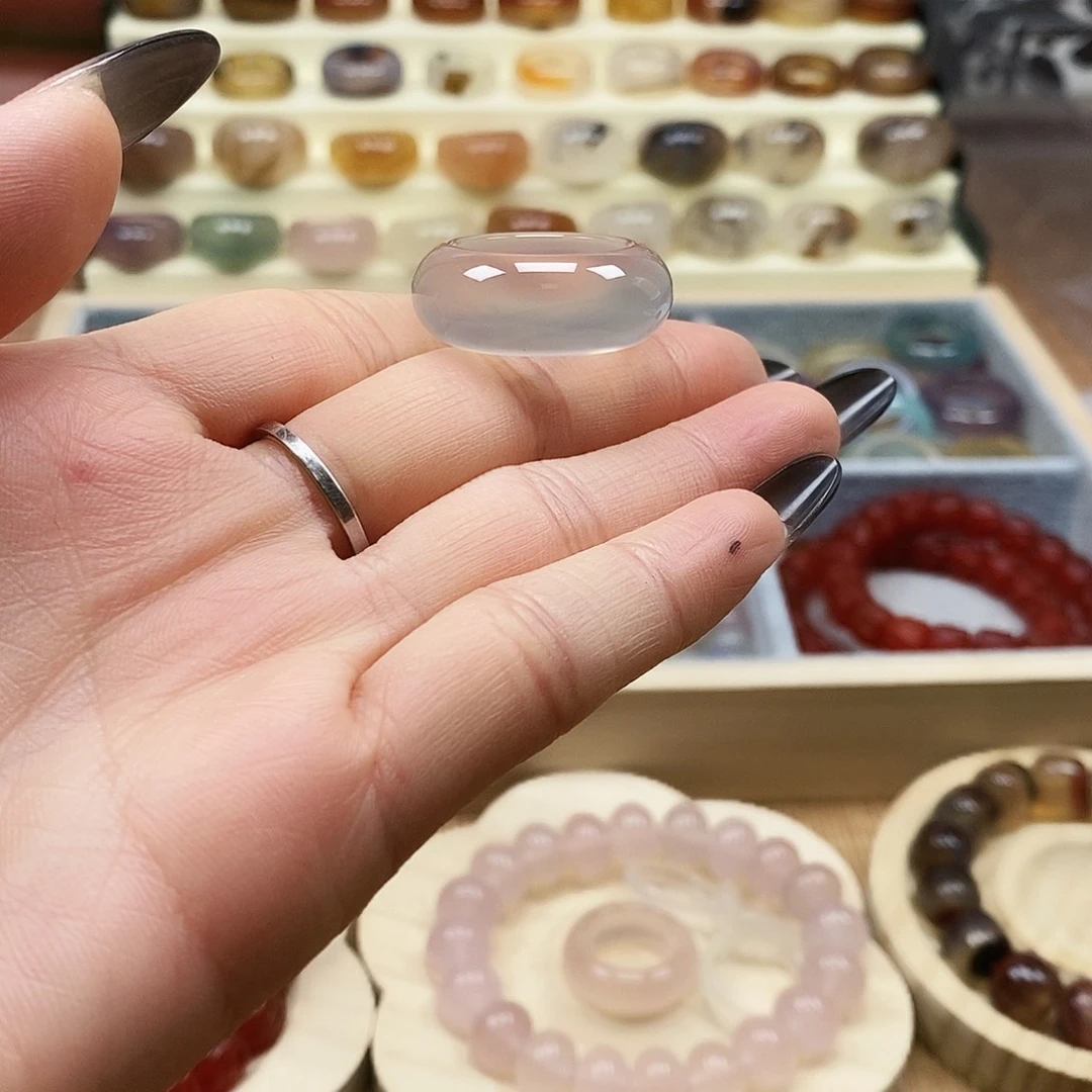 收***者玛瑙/玉髓未镶嵌戒指
