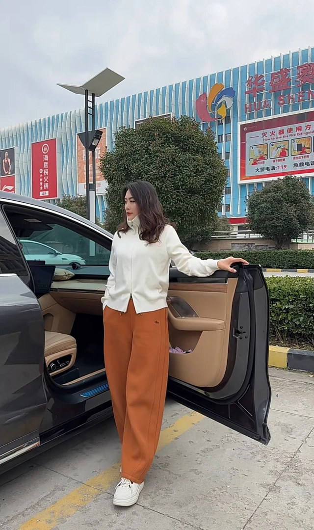 极简风时尚立领针织衫百搭针织开衫圆领长袖高领