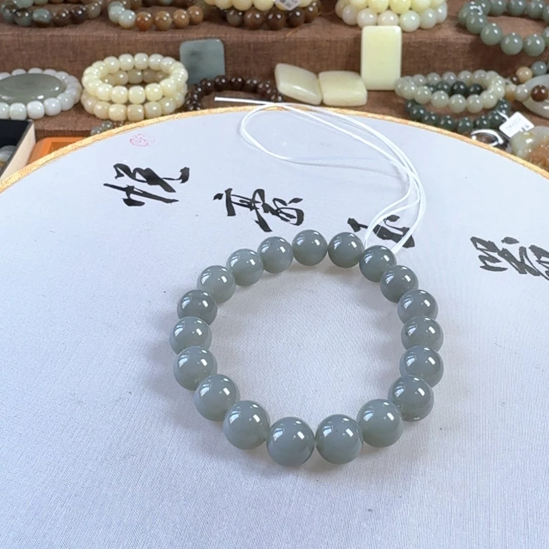 手链未镶嵌和田玉?