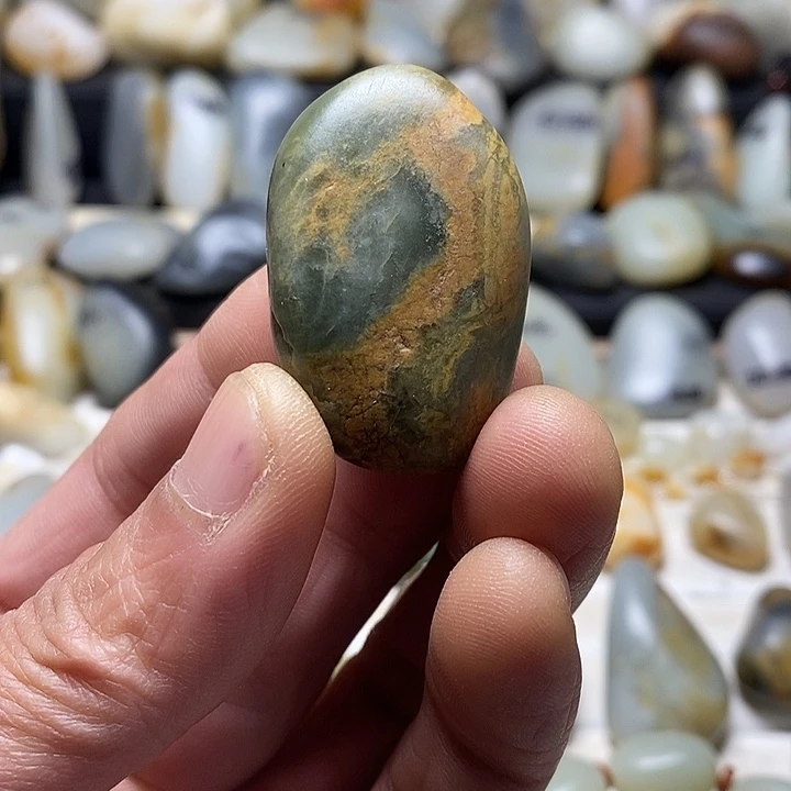 和田玉未镶嵌颈饰和田翠吊坠