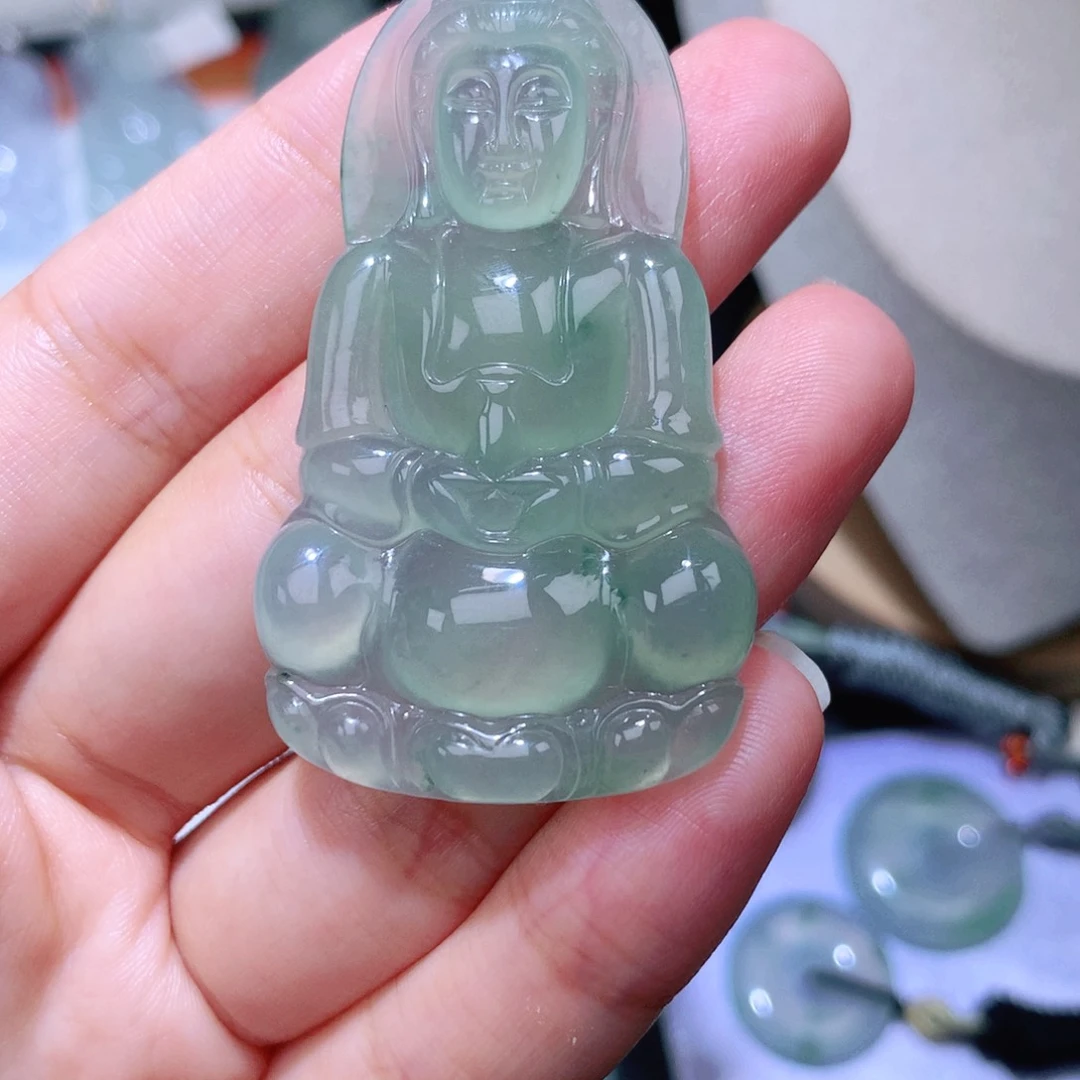 颈饰18K金镶嵌翡翠观音