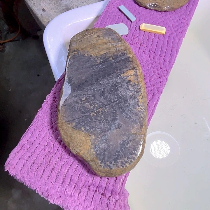 斌***。歙砚龙尾砚文房四宝