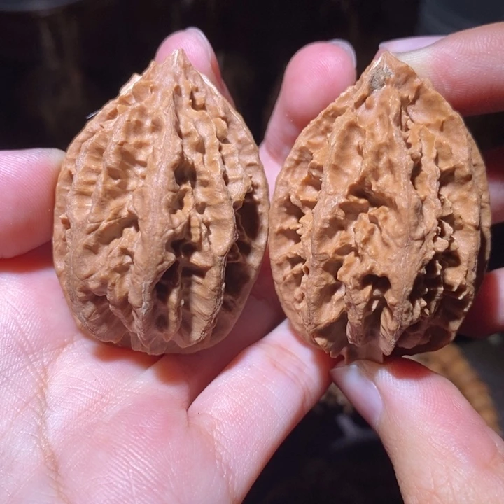 把件文玩核桃东北野生楸子小园222