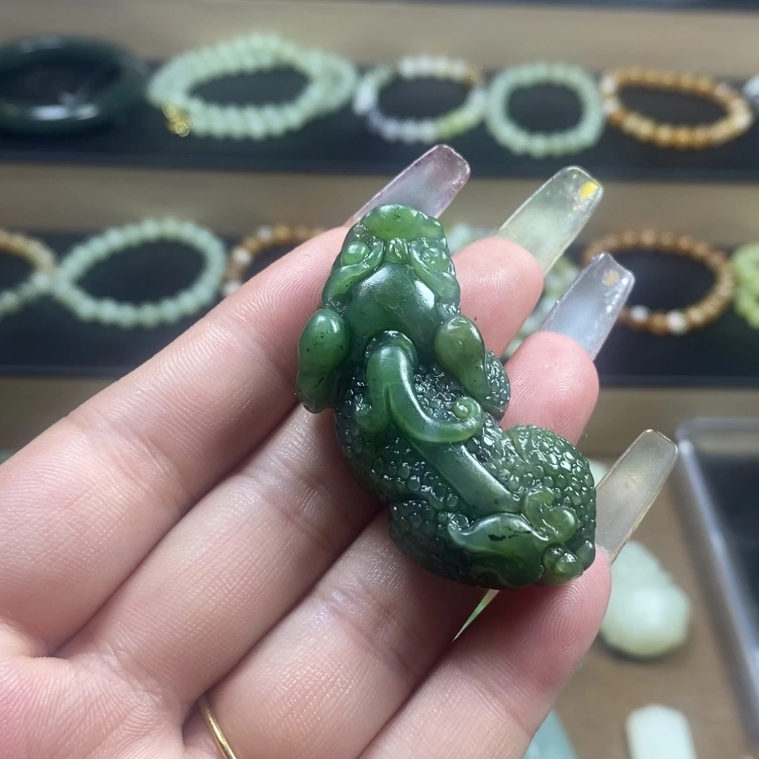 和田玉（碧玉）未镶嵌颈饰