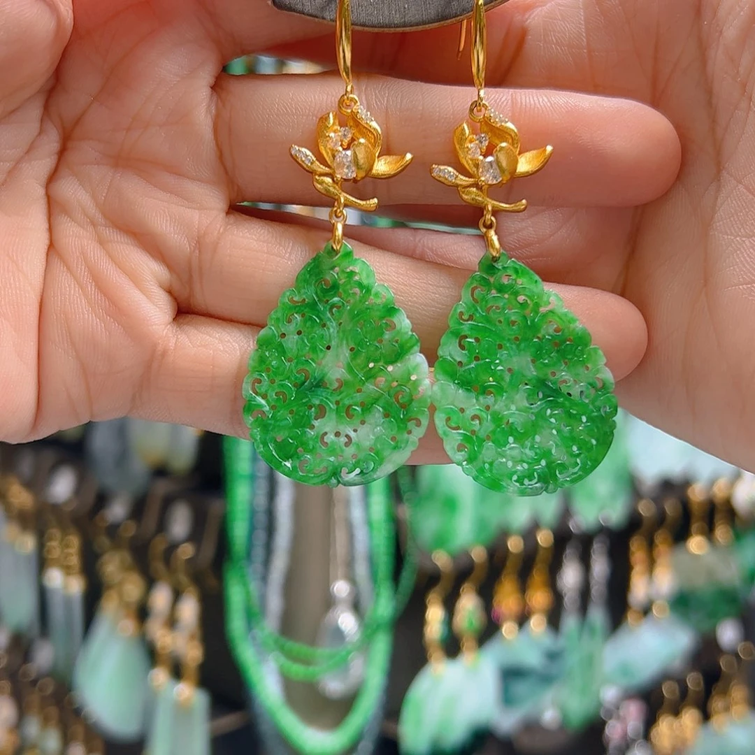 银S925镶嵌翡翠耳饰向***?