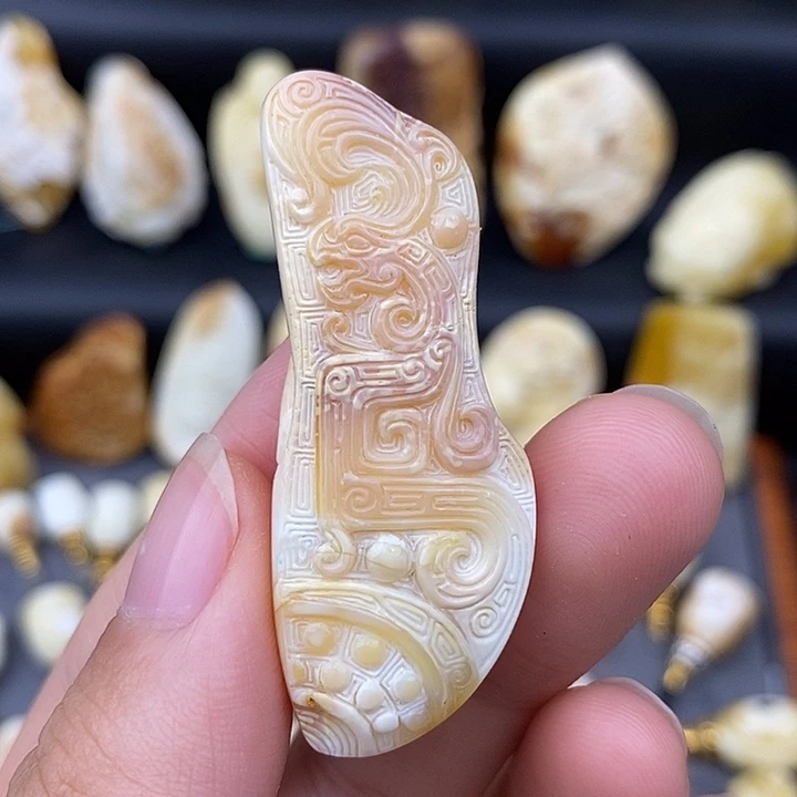 琥珀未镶嵌裸石仿古吊坠b780