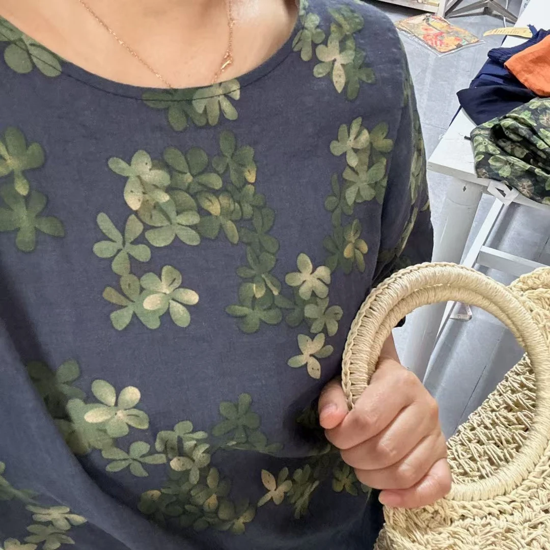 女士圆领深蓝底绿花印花风凉棉小衫