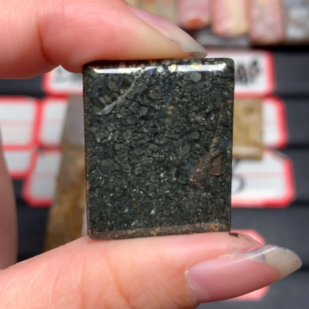 【闪购商品】未镶嵌颈饰硅化玉许**欢