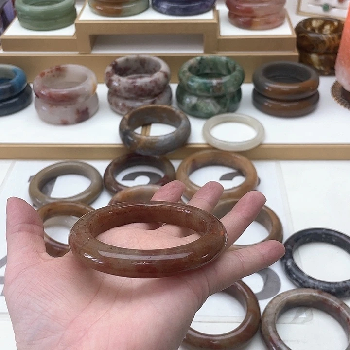 石英质玉手镯未镶嵌会**鱼